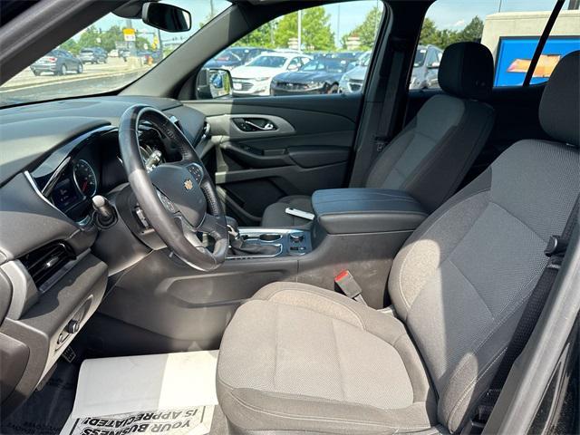 Photo of 2022 Mosaic Black Metallic Chevrolet Traverse