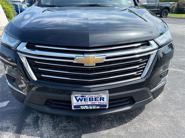 Photo of 2022 Mosaic Black Metallic Chevrolet Traverse