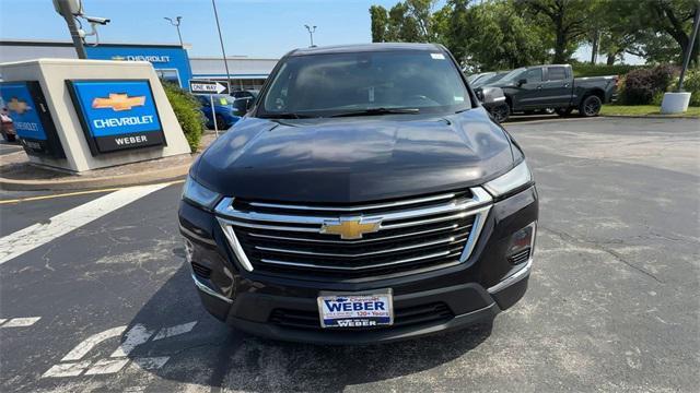 Photo of 2022 Mosaic Black Metallic Chevrolet Traverse