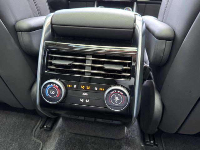 Photo of 2022 Fuji White Land Rover Range Rover