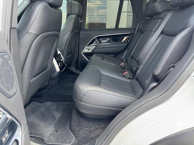 Photo of 2022 Fuji White Land Rover Range Rover