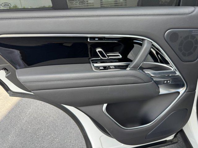 Photo of 2022 Fuji White Land Rover Range Rover