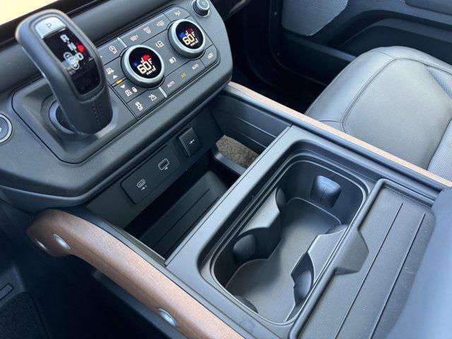 Photo of 2024 Silicon Silver Premium Metallic Land Rover Defender