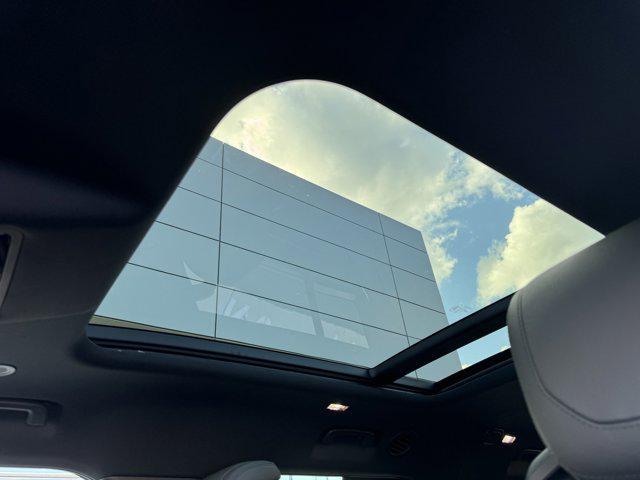 Photo of 2024 Silicon Silver Premium Metallic Land Rover Defender