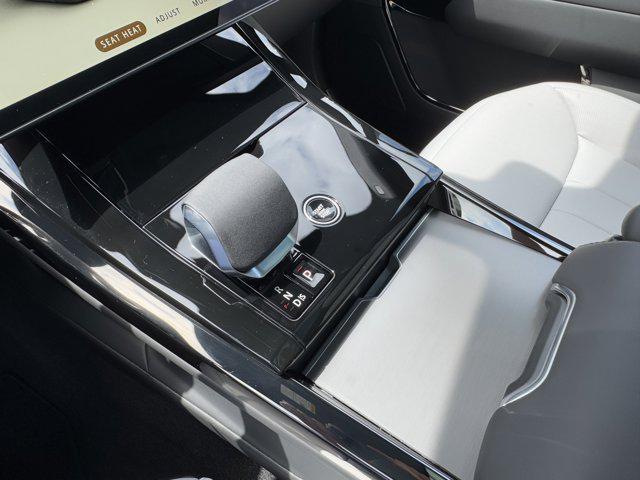 Photo of 2025 Varesine Blue Metallic Land Rover Range Rover Sport