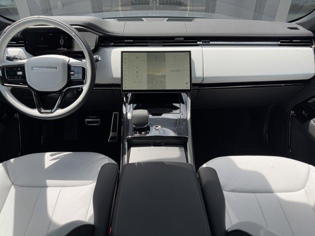 Photo of 2025 Varesine Blue Metallic Land Rover Range Rover Sport
