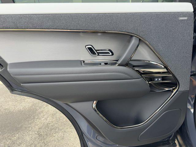 Photo of 2025 Varesine Blue Metallic Land Rover Range Rover Sport