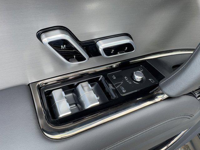 Photo of 2025 Varesine Blue Metallic Land Rover Range Rover Sport