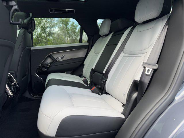 Photo of 2025 Varesine Blue Metallic Land Rover Range Rover Sport