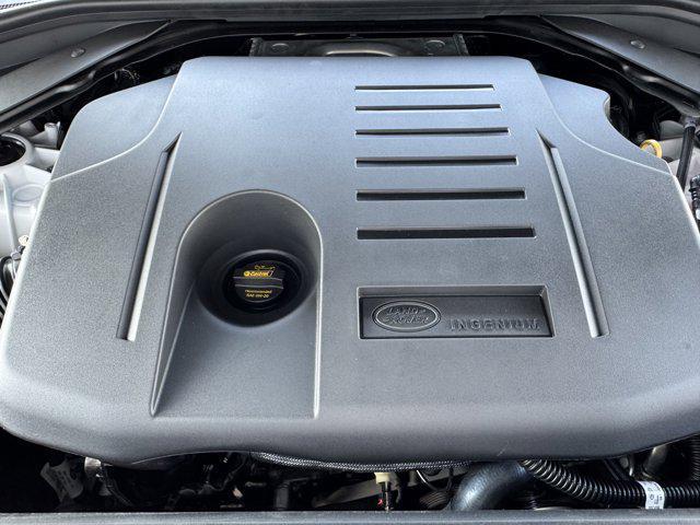 Photo of 2025 Ostuni Pearl White Premium Metallic Land Rover Range Rover Sport