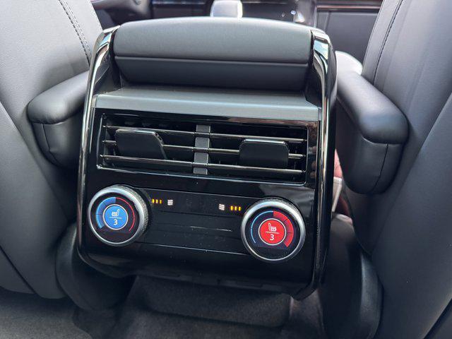 Photo of 2025 Ostuni Pearl White Premium Metallic Land Rover Range Rover Sport