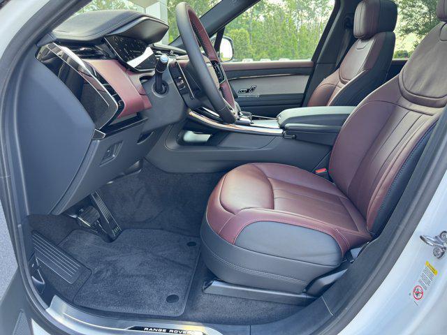 Photo of 2025 Ostuni Pearl White Premium Metallic Land Rover Range Rover Sport