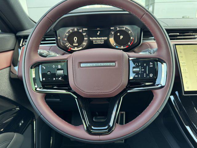 Photo of 2025 Ostuni Pearl White Premium Metallic Land Rover Range Rover Sport