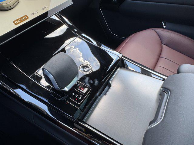 Photo of 2025 Ostuni Pearl White Premium Metallic Land Rover Range Rover Sport