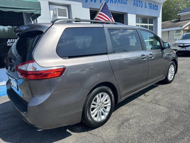 Photo of 2015 Predawn Gray Mica Toyota Sienna