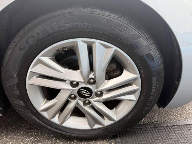 Photo of 2020 Stellar Silver Hyundai ELANTRA