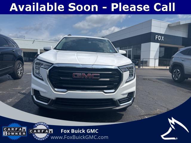 Photo of 2022 Summit White GMC Terrain