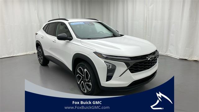 Photo of 2024 Summit White Chevrolet Trax