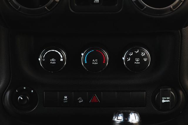 Photo of 2018 Bright White Clearcoat Jeep Wrangler JK Unlimited