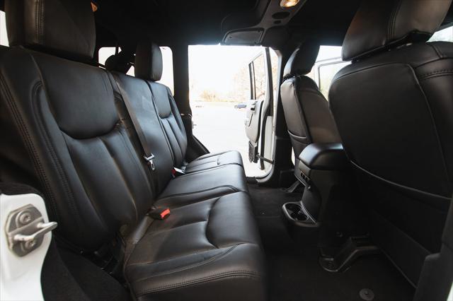 Photo of 2018 Bright White Clearcoat Jeep Wrangler JK Unlimited