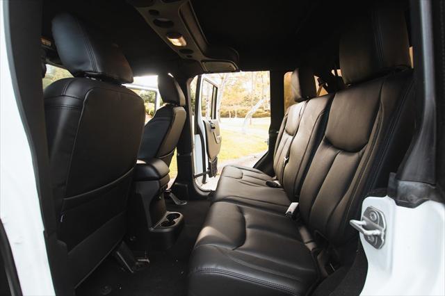 Photo of 2018 Bright White Clearcoat Jeep Wrangler JK Unlimited