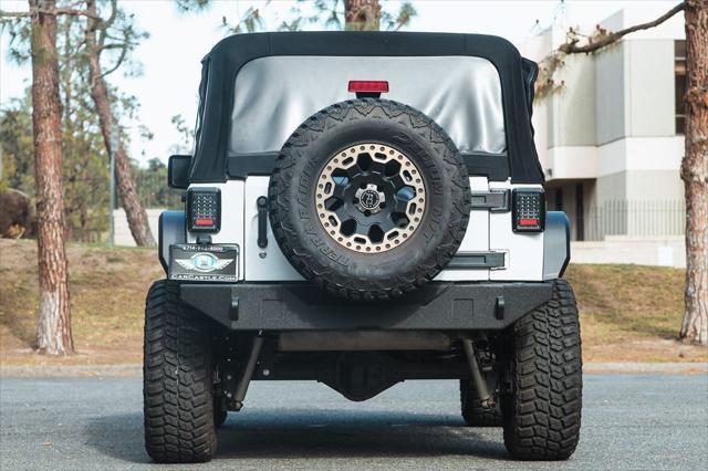 Photo of 2018 Bright White Clearcoat Jeep Wrangler JK Unlimited