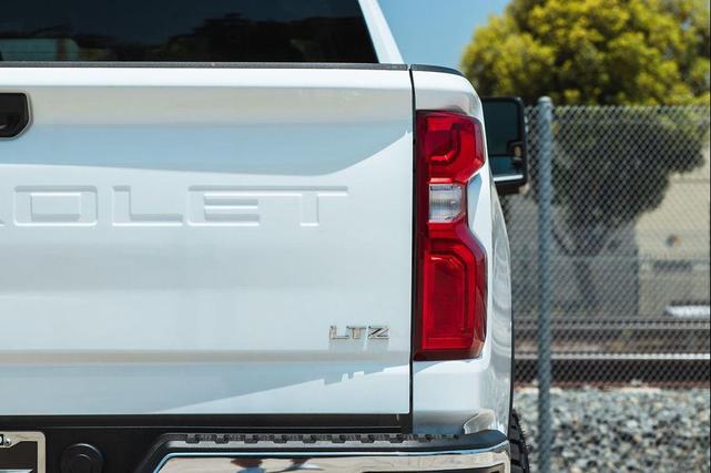 Photo of 2023 Summit White Chevrolet Silverado 2500