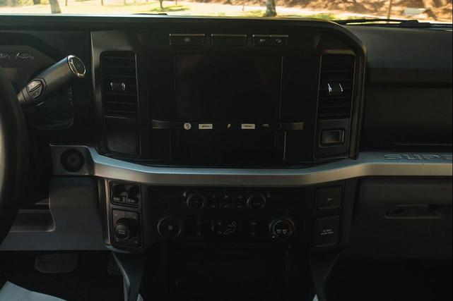 Photo of 2024 Oxford White Ford F-250