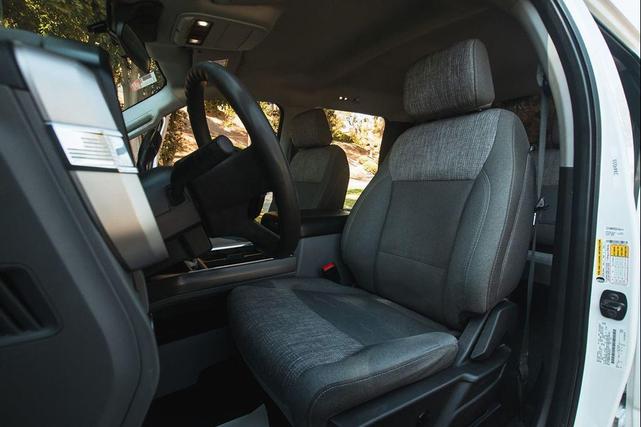 Photo of 2024 Oxford White Ford F-250