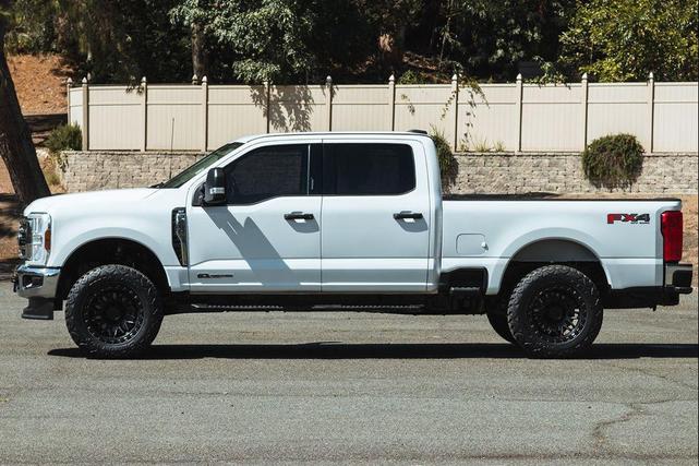 Photo of 2024 Oxford White Ford F-250