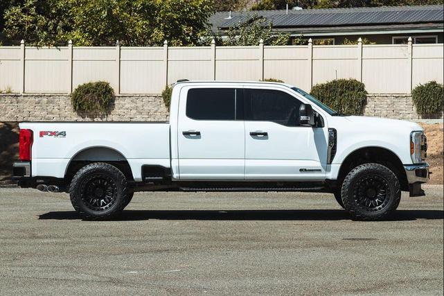 Photo of 2024 Oxford White Ford F-250