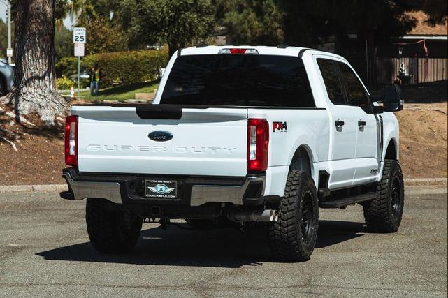 Photo of 2024 Oxford White Ford F-250