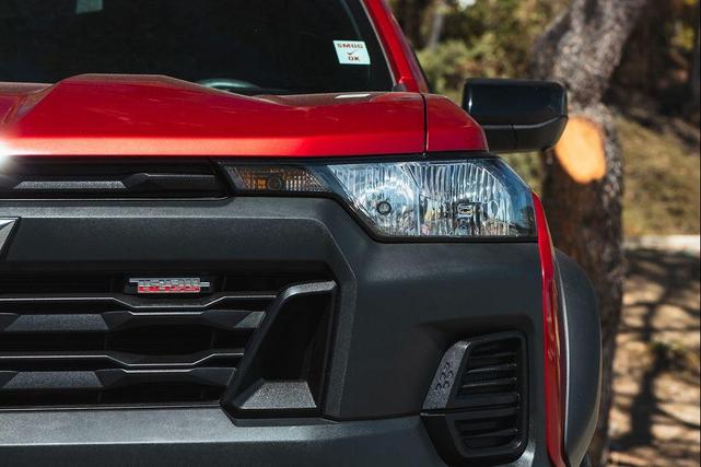 Photo of 2023 Radiant Red Tintcoat Chevrolet Colorado