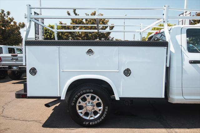 Photo of 2018 Bright White Clearcoat RAM 2500