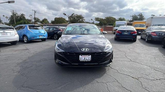 Photo of 2022 Phantom Black Hyundai ELANTRA
