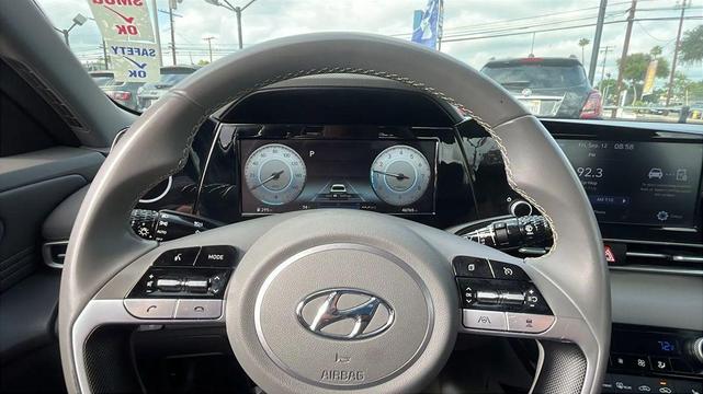Photo of 2022 Phantom Black Hyundai ELANTRA