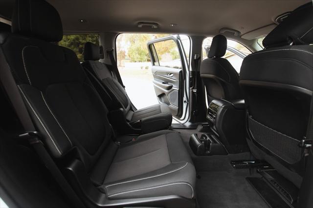 Photo of 2023 Bright White Clearcoat Jeep Grand Cherokee L