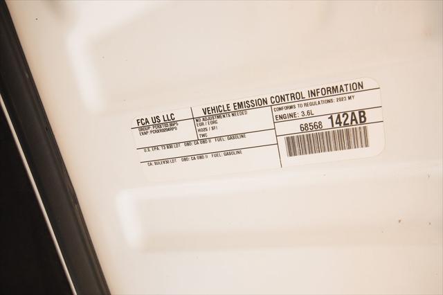 Photo of 2023 Bright White Clearcoat Jeep Grand Cherokee L