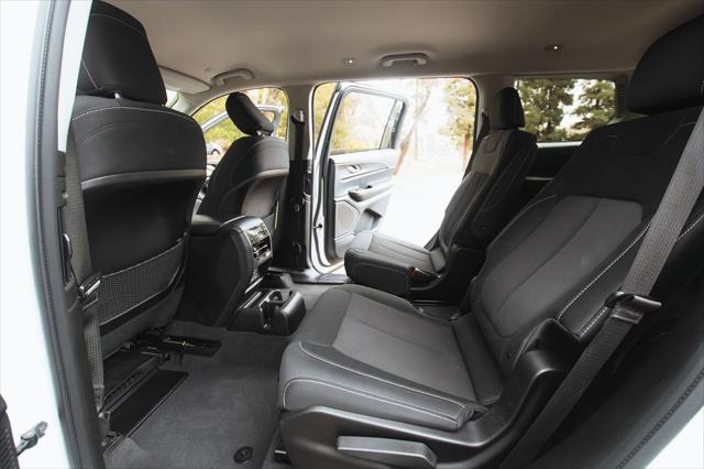 Photo of 2023 Bright White Clearcoat Jeep Grand Cherokee L