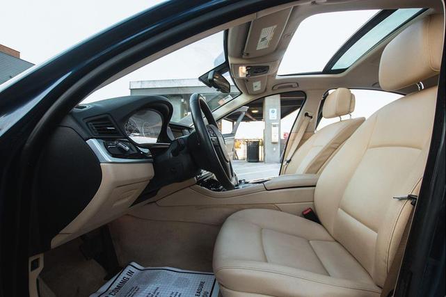 Photo of 2013 Deep Sea Blue Metallic BMW 528