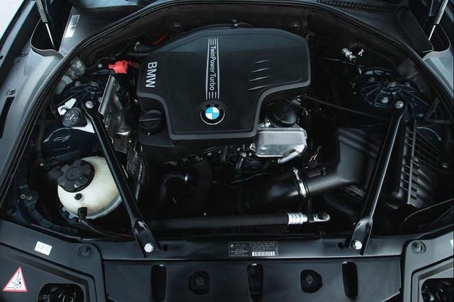 Photo of 2013 Deep Sea Blue Metallic BMW 528