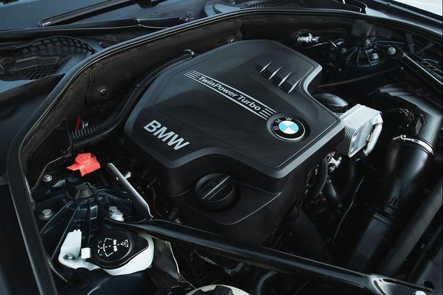 Photo of 2013 Deep Sea Blue Metallic BMW 528