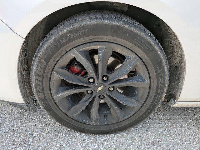 Photo of 2020 Summit White Chevrolet Malibu