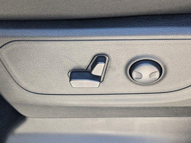 Photo of 2025 Bright White Clearcoat RAM 1500