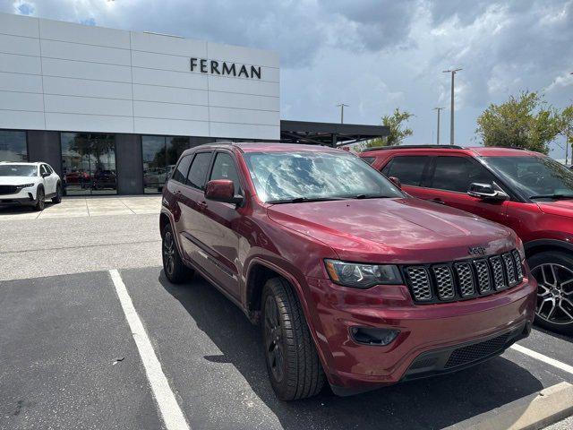 Photo of 2019 Velvet Red Pearlcoat Jeep Grand Cherokee