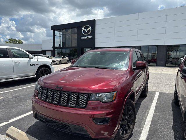 Photo of 2019 Velvet Red Pearlcoat Jeep Grand Cherokee