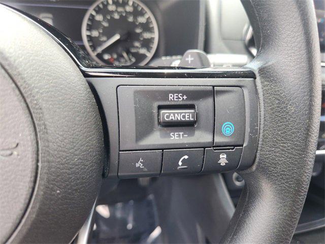 Photo of 2022 Super Black Nissan Rogue