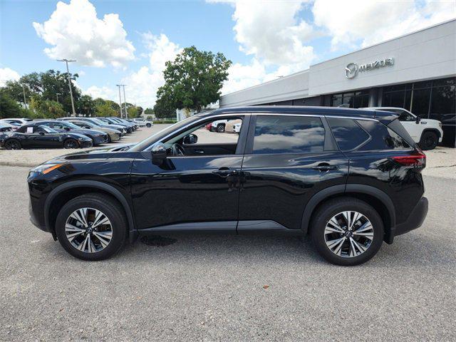 Photo of 2022 Super Black Nissan Rogue