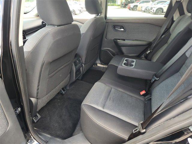 Photo of 2022 Super Black Nissan Rogue