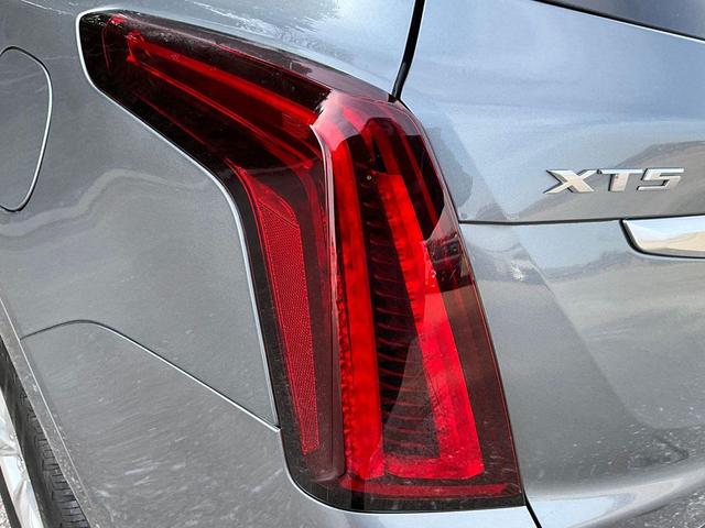 Photo of 2022 Satin Steel Metallic Cadillac XT5